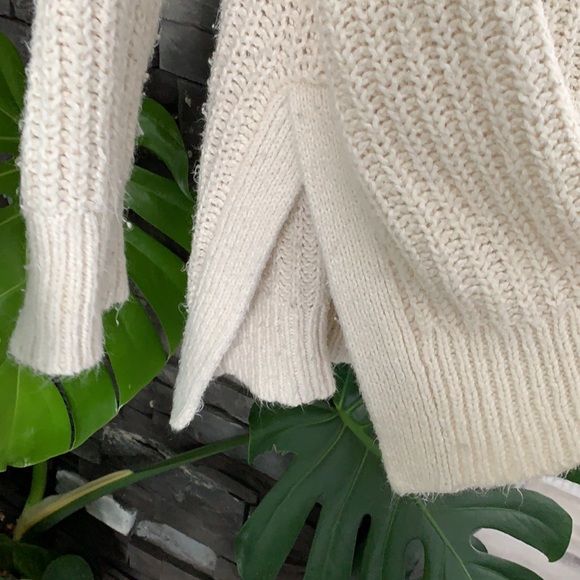 Aerie oversized knit sweater - Picture 2 of 3